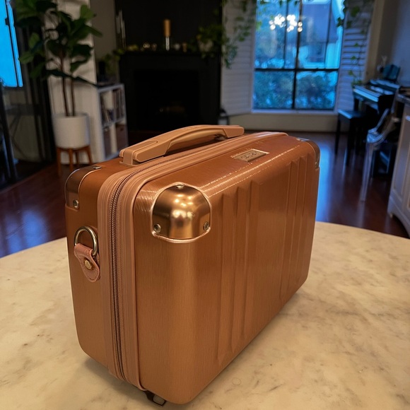 Calpak Vanity Case - Picture 2 of 4